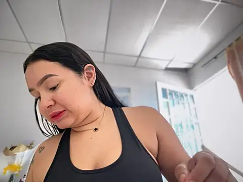 Pretty Isadora online show from March 8, 2025, 7:42 pm