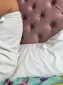 Pretty Isadora online show from November 28, 2025, 7:05 pm