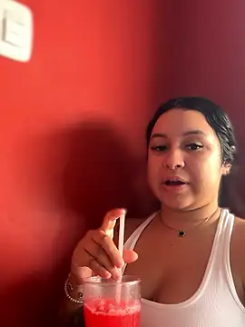 Pretty Isadora online show from January 13, 2026, 8:47 pm