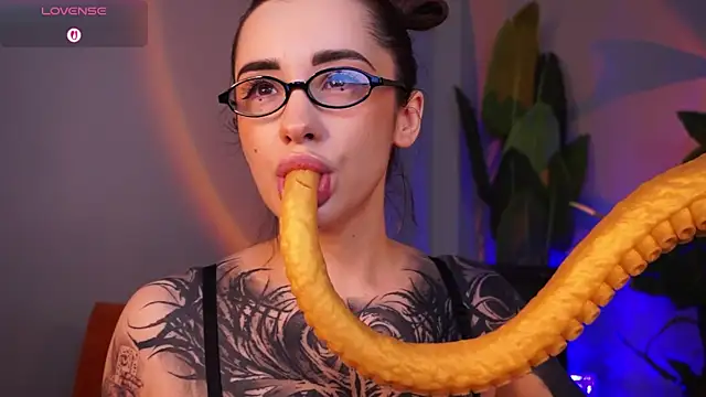 EvaCanton online show from March 14, 2026, 2:06 am