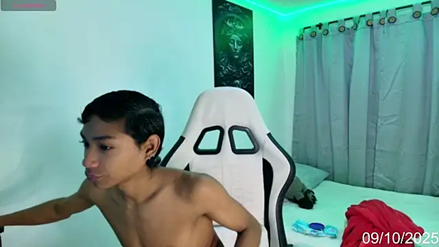 alejo cute online show from October 9, 2025, 7:56 pm