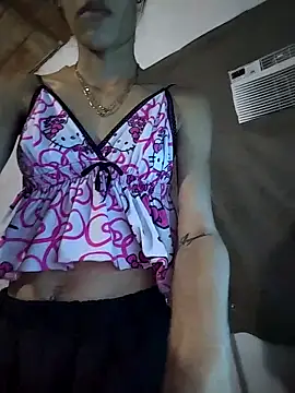 The-quee22 online show from November 20, 2025, 6:51 pm