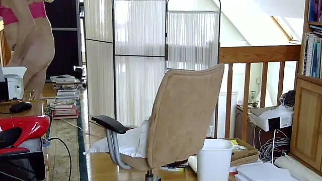 Snapshot of loreleia chatting on January 5, 2026, 5:27 pm loreleia online show from January 5, 2026, 5:27 pm