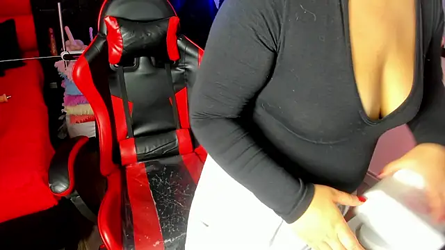 Amy hoy69 online show from April 18, 2026, 2:59 am