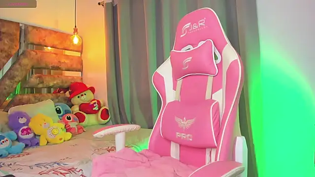 Mia coxx1 online show from January 26, 2025, 10:12 am