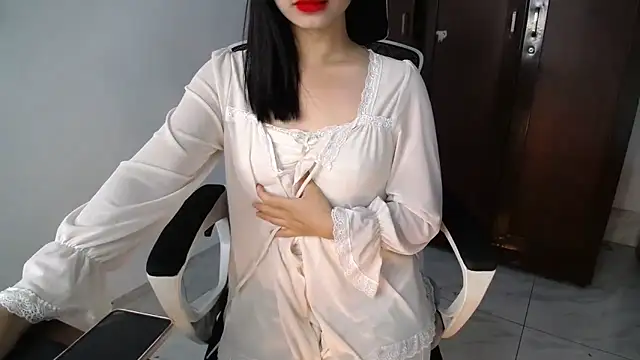 Lunobaby 204 online show from November 15, 2025, 1:14 am