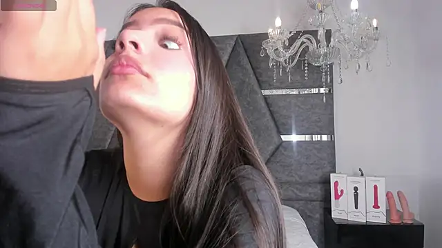 IsabellaGrey19 online show from October 6, 2025, 7:22 pm