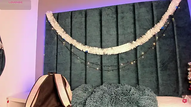 IsabellaGrey19 online show from December 18, 2025, 7:20 pm