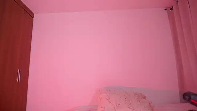 petitevictoria online show from November 29, 2025, 9:12 am