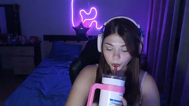 Snapshot of helengilmor chatting on September 10, 2025, 3:45 pm helengilmor online show from September 10, 2025, 3:45 pm