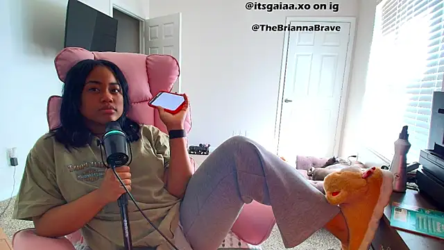 BriannaBrave online show from February 13, 2026, 7:54 pm