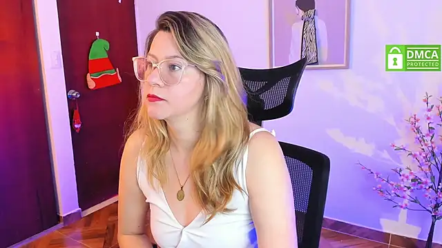 Snapshot of Chanelll_Taylorr_ chatting on December 26, 2024, 1:54 pm Chanelll Taylorr  online show from December 26, 2024, 1:54 pm