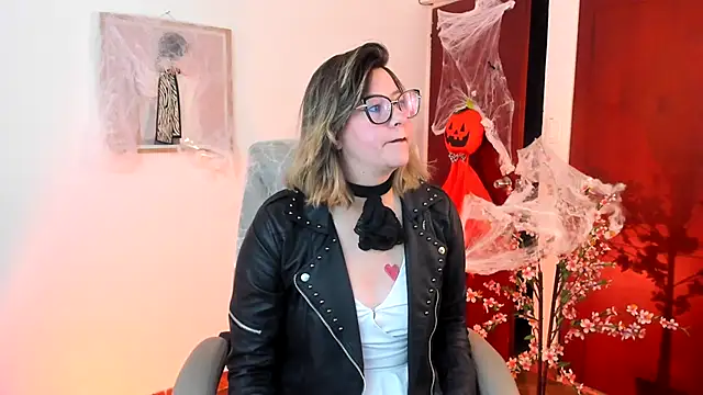 Snapshot of Chanelll_Taylorr_ chatting on October 11, 2025, 12:58 pm Chanelll Taylorr  online show from October 11, 2025, 12:58 pm