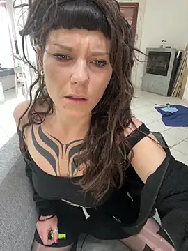 OniricFemme online show from November 1, 2025, 9:22 am