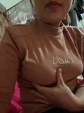 Milk Mom99 online show from January 10, 2025, 3:50 am