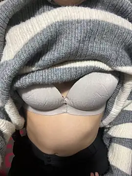 Milk Mom99 online show from February 24, 2025, 9:21 am