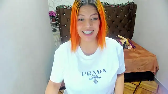 CurvyJulieth online show from December 21, 2024, 1:04 am