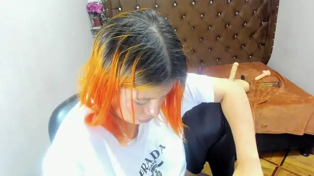 CurvyJulieth online show from December 21, 2024, 7:13 am