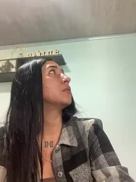 luna asss online show from February 5, 2025, 3:20 pm