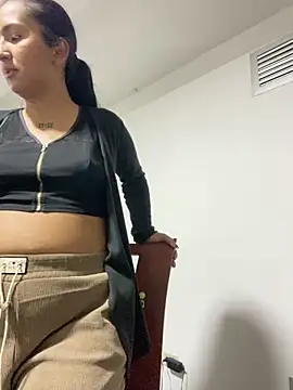 luna asss online show from May 8, 2026, 9:53 pm