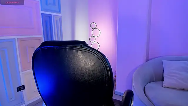 SamanthaKlein  online show from October 11, 2025, 7:23 pm