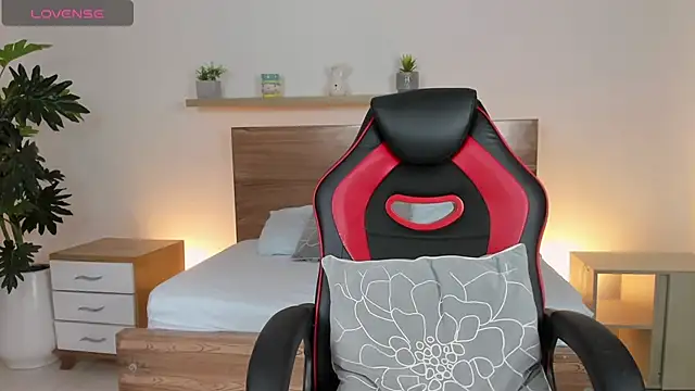 yadira furlan  online show from January 23, 2025, 12:41 pm