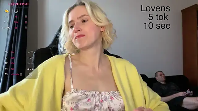 Snapshot of Sexy_Sweets chatting on October 22, 2025, 7:41 am Sexy Sweets online show from October 22, 2025, 7:41 am