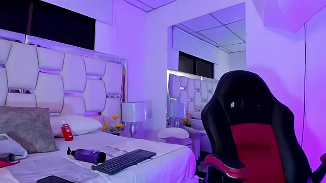 Naomi-Haruno online show from January 8, 2025, 4:23 am