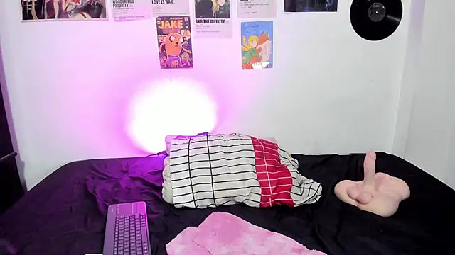 Naomi-Haruno online show from October 17, 2025, 1:42 am