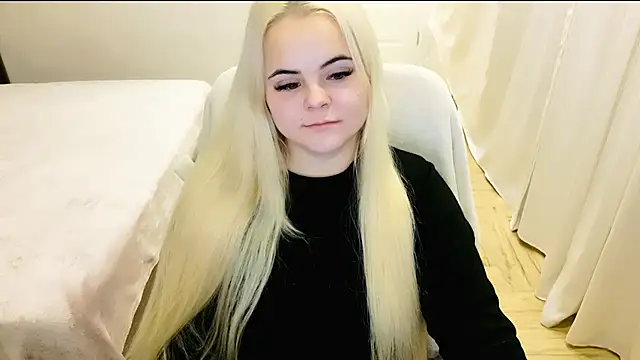 Snapshot of lovely-eyes chatting on December 19, 2024, 4:34 am lovely-eyes online show from December 19, 2024, 4:34 am