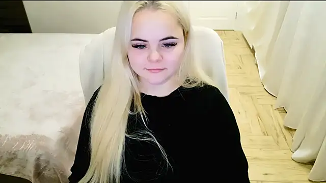 Snapshot of lovely-eyes chatting on December 29, 2024, 1:45 am lovely-eyes online show from December 29, 2024, 1:45 am