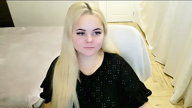 Snapshot of lovely-eyes chatting on January 3, 2025, 8:54 pm lovely-eyes online show from January 3, 2025, 8:54 pm