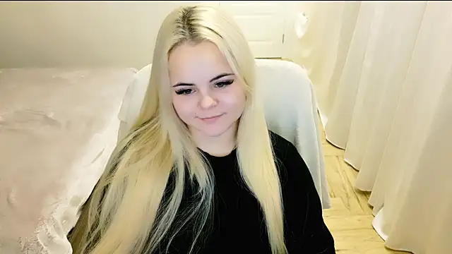 Snapshot of lovely-eyes chatting on January 6, 2025, 2:58 am lovely-eyes online show from January 6, 2025, 2:58 am