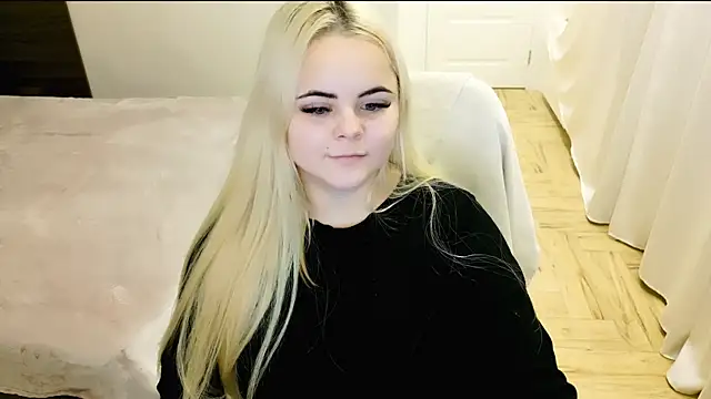 Snapshot of lovely-eyes chatting on January 9, 2025, 3:58 am lovely-eyes online show from January 9, 2025, 3:58 am