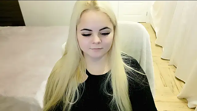 Snapshot of lovely-eyes chatting on January 21, 2025, 8:43 pm lovely-eyes online show from January 21, 2025, 8:43 pm