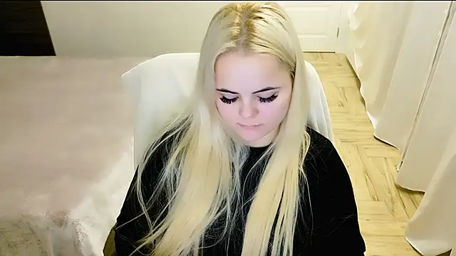 Snapshot of lovely-eyes chatting on January 23, 2025, 11:26 pm lovely-eyes online show from January 23, 2025, 11:26 pm