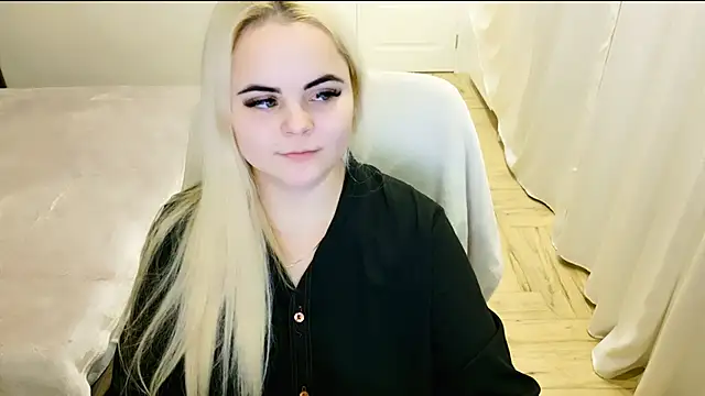 Snapshot of lovely-eyes chatting on February 13, 2025, 8:03 pm lovely-eyes online show from February 13, 2025, 8:03 pm