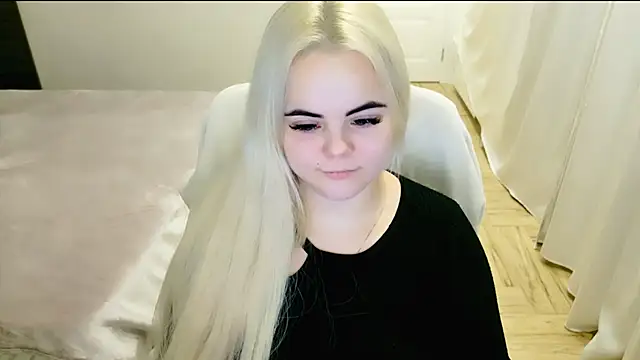 Snapshot of lovely-eyes chatting on February 28, 2025, 2:42 am lovely-eyes online show from February 28, 2025, 2:42 am