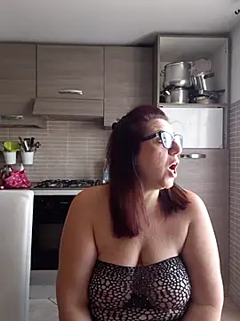 carolyne2023 online show from November 5, 2025, 8:25 am