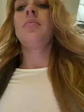 Snapshot of Sweet___Emily chatting on December 11, 2024, 9:12 pm Sweet   Emily online show from December 11, 2024, 9:12 pm