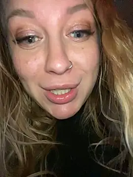 Snapshot of Sweet___Emily chatting on January 14, 2025, 7:21 pm Sweet   Emily online show from January 14, 2025, 7:21 pm