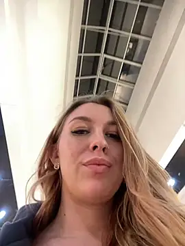 Snapshot of Sweet___Emily chatting on January 31, 2025, 5:42 pm Sweet   Emily online show from January 31, 2025, 5:42 pm