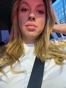 Sweet   Emily online show from December 15, 2025, 1:04 pm