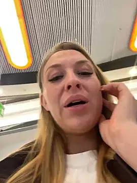 Sweet   Emily online show from December 19, 2025, 12:12 pm