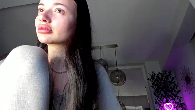 IreneVON online show from February 12, 2025, 3:38 pm