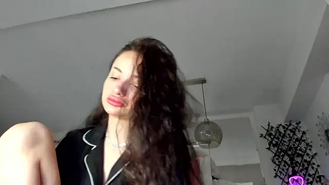 IreneVON online show from February 14, 2025, 4:58 am