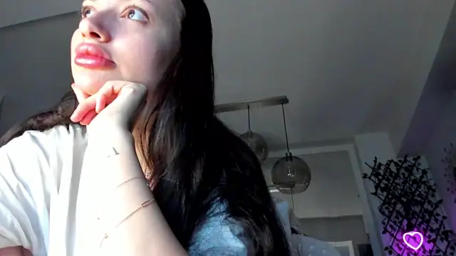 IreneVON online show from February 20, 2025, 3:41 pm