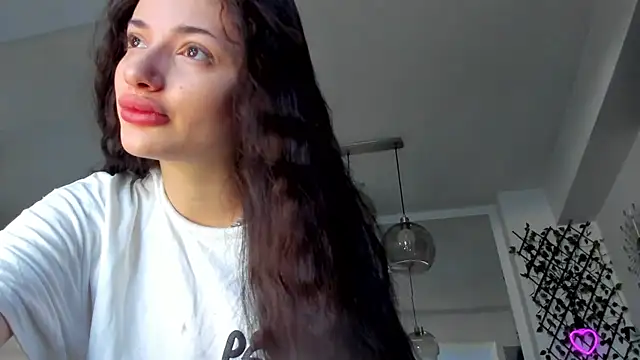 IreneVON online show from March 4, 2025, 6:04 am