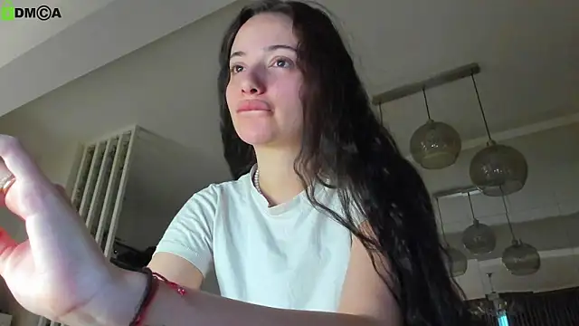 IreneVON online show from March 28, 2026, 4:45 am