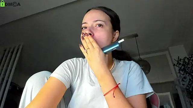 IreneVON online show from April 18, 2026, 3:32 am